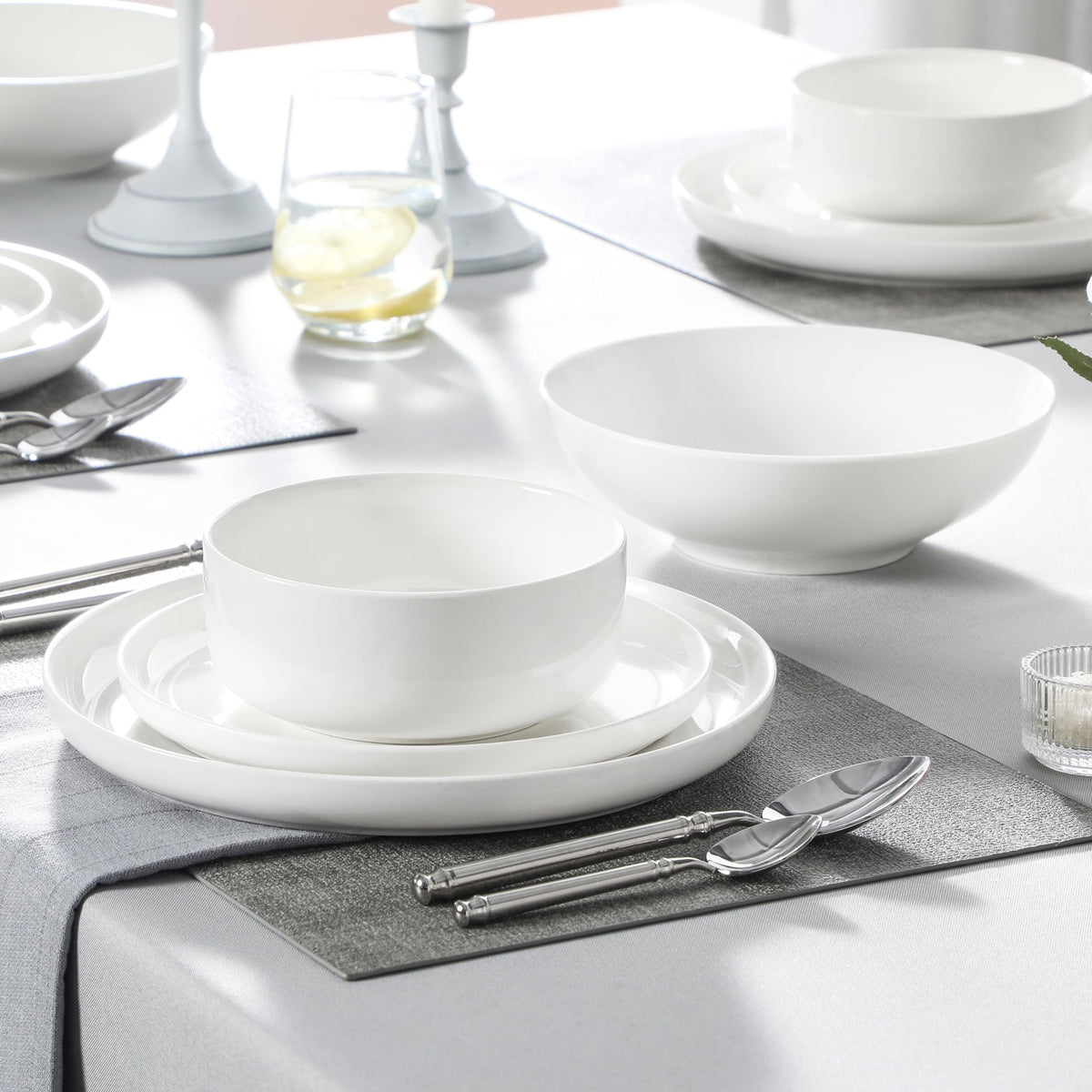 MALACASA LUNA table-set display in a modern kitchen