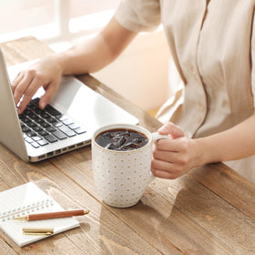 MALACASA Lydia mug with white glaze, dishwasher safe and easy to clean.