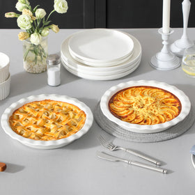 MALACASA pie dish with fluted rim aids crust browning