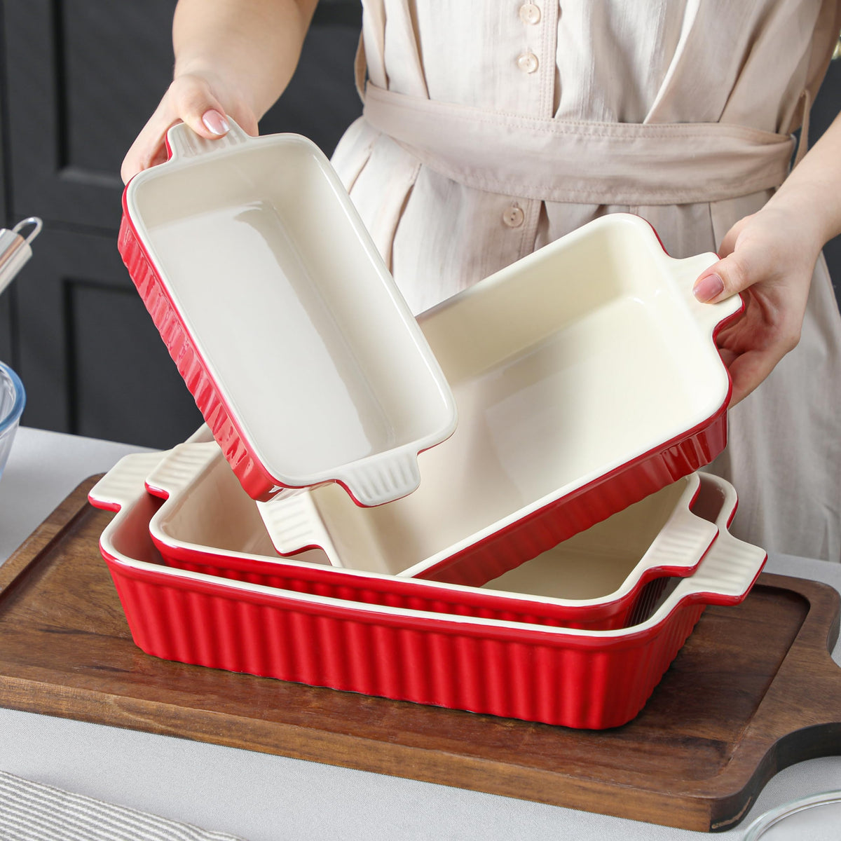 Malacasa rectangular bakeware with handles for safe handling.