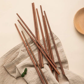 Eco-friendly Mannice chopsticks highlighting sustainable dining and long-lasting quality.