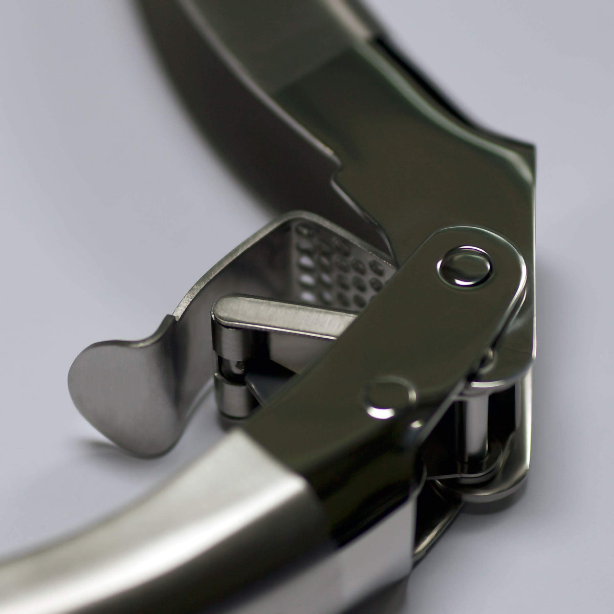 MANNKITCHEN rust-resistant finish detail indicating durable stainless steel