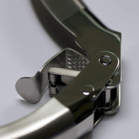 MANNKITCHEN rust-resistant finish detail indicating durable stainless steel