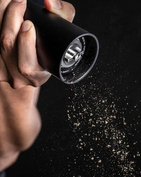 MANNKITCHEN Pepper Cannon top-view highlights quick-release top for easy refills.