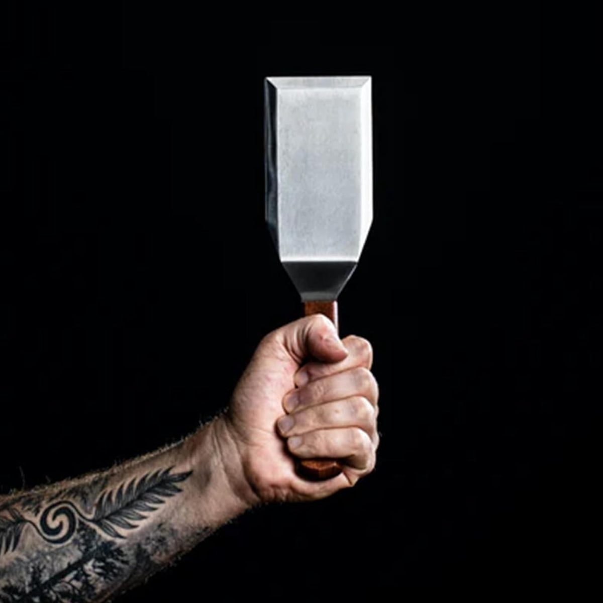 MANNKITCHEN hardwood-handle spatula stays cool during long cooking sessions
