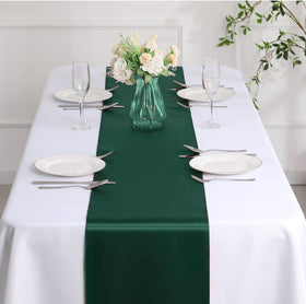 Banquet table decorated with Manyshofu runners for refined ambiance