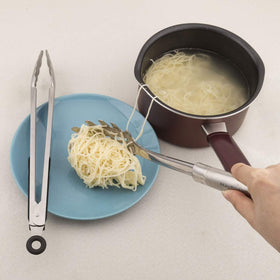 Mapphyton skimmer keeps fried foods crisp while skimming hot liquids
