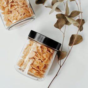 Maredash airtight screw-on lids keep contents fresh and ready.