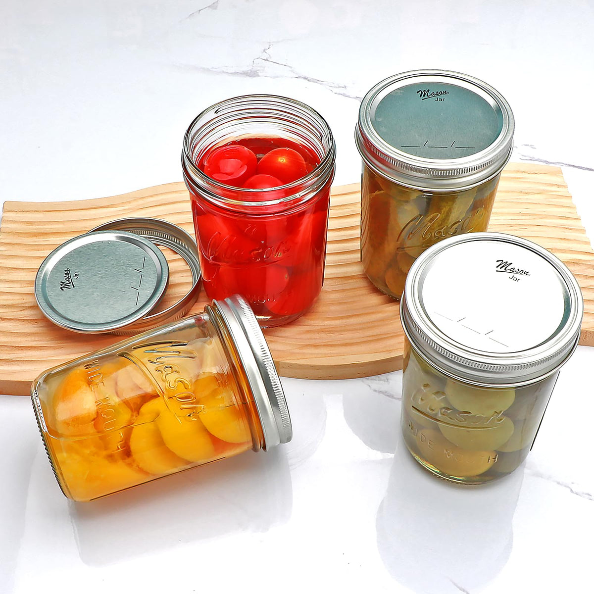 Maredash wide-mouth design eases adding large fruits or veggies.