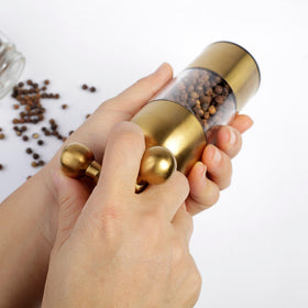 Marsrut adjustable grind knob lets you choose texture from coarse to fine.