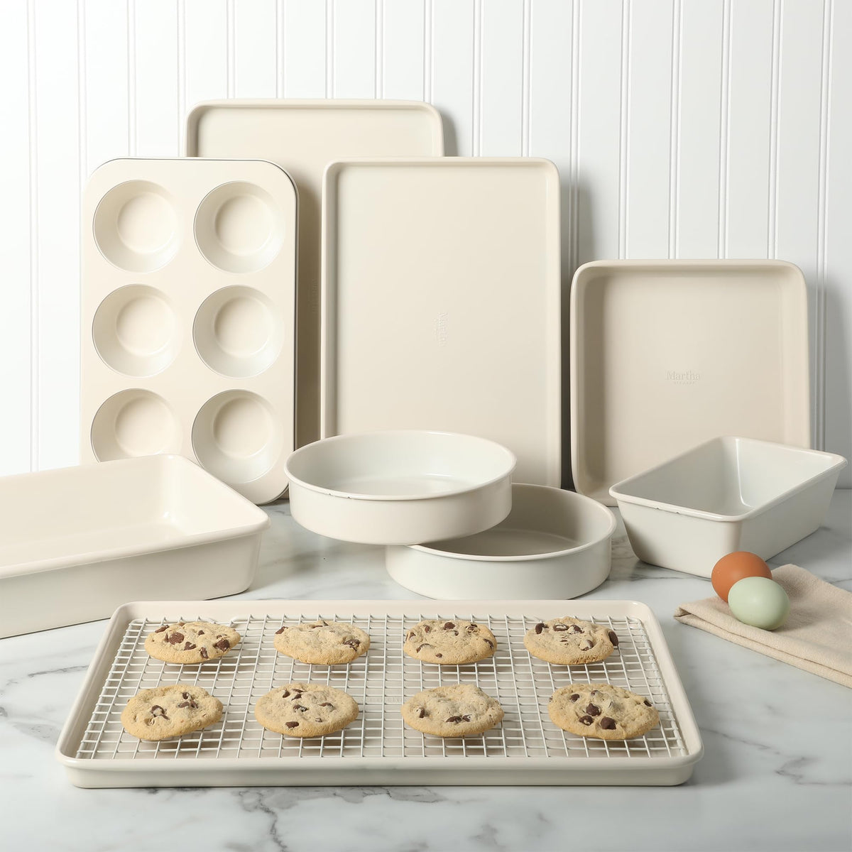 Martha Stewart Gallen 6-cup muffin pan for evenly baked muffins.