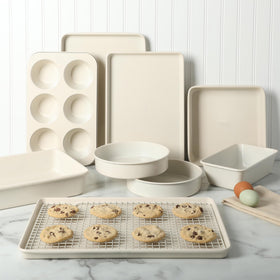 Martha Stewart Gallen 6-cup muffin pan for evenly baked muffins.
