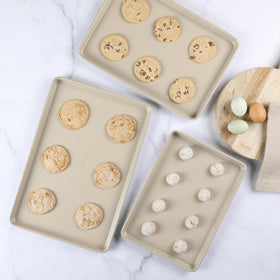 Martha Stewart Gallen rolled edges prevent warping for durable baking
