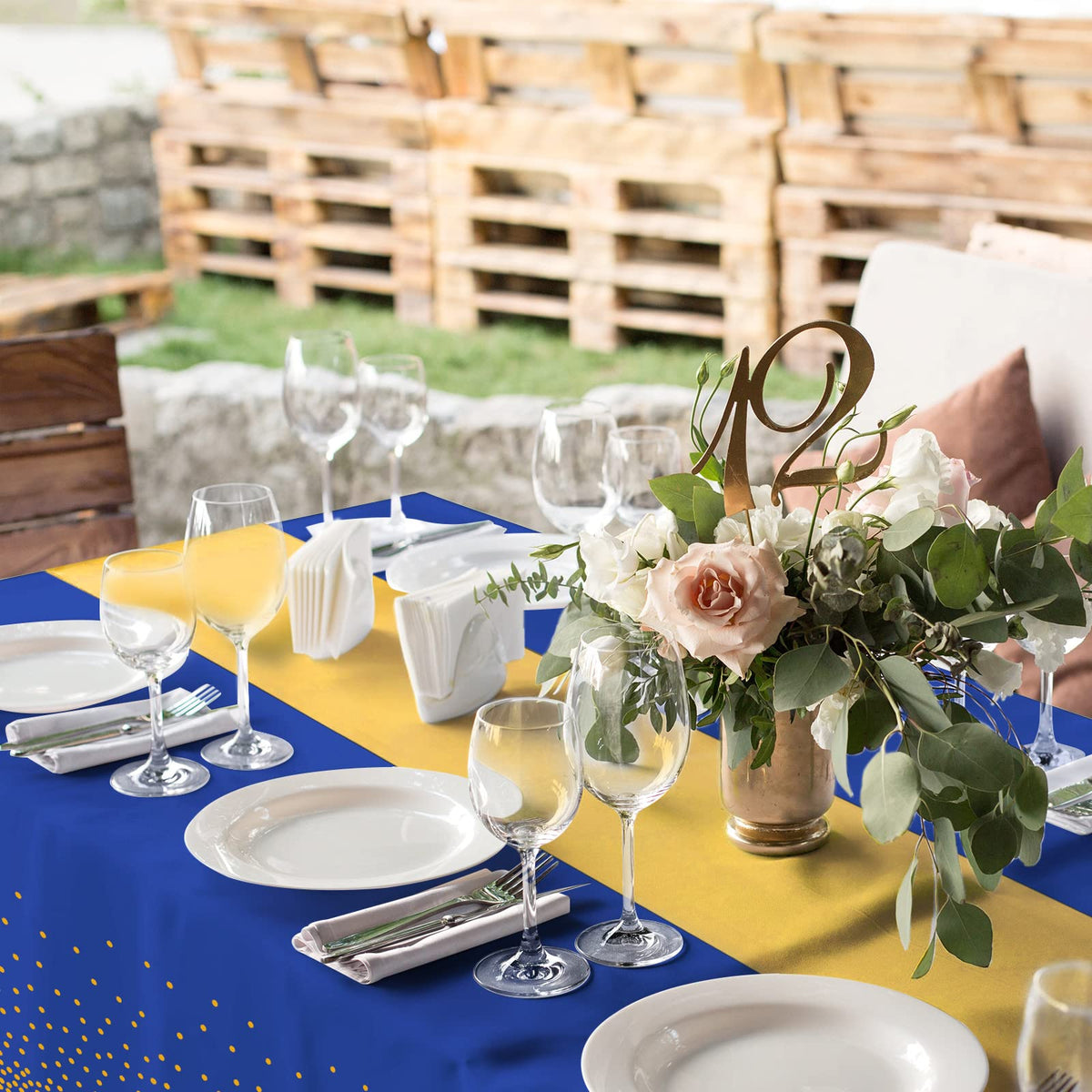 MASHAN disposable tablecloth set enables quick post-event cleanup.