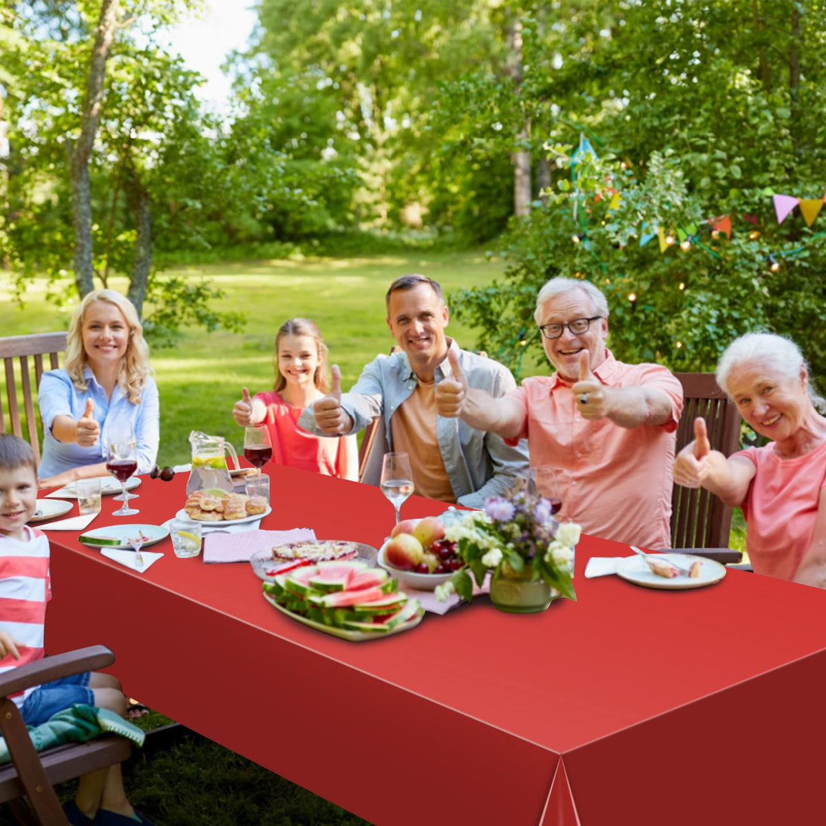 MASHAN disposable table cover enables quick cleanup after festive meals.