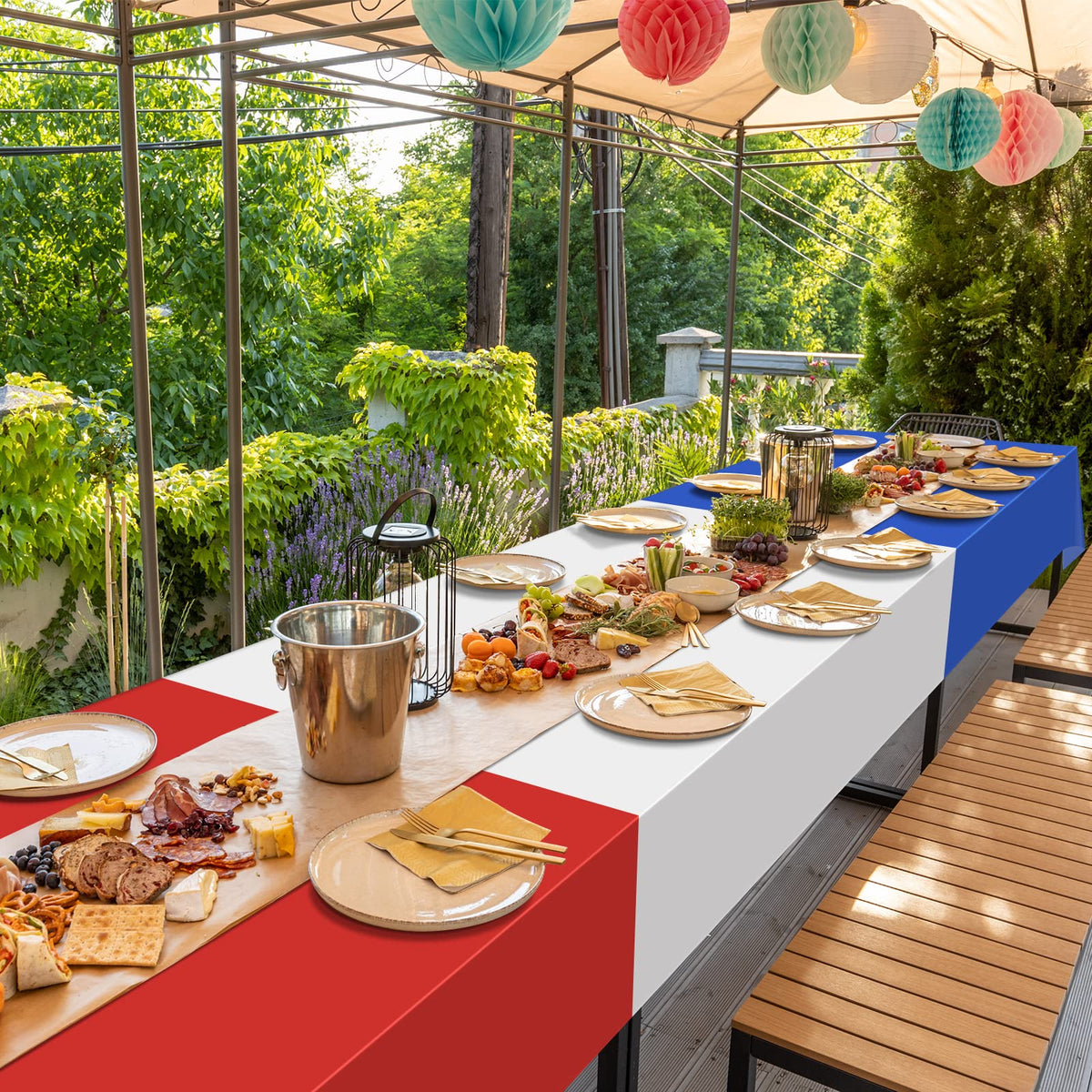 MASHAN waterproof tablecloth protects surfaces from spills and stains during gatherings.