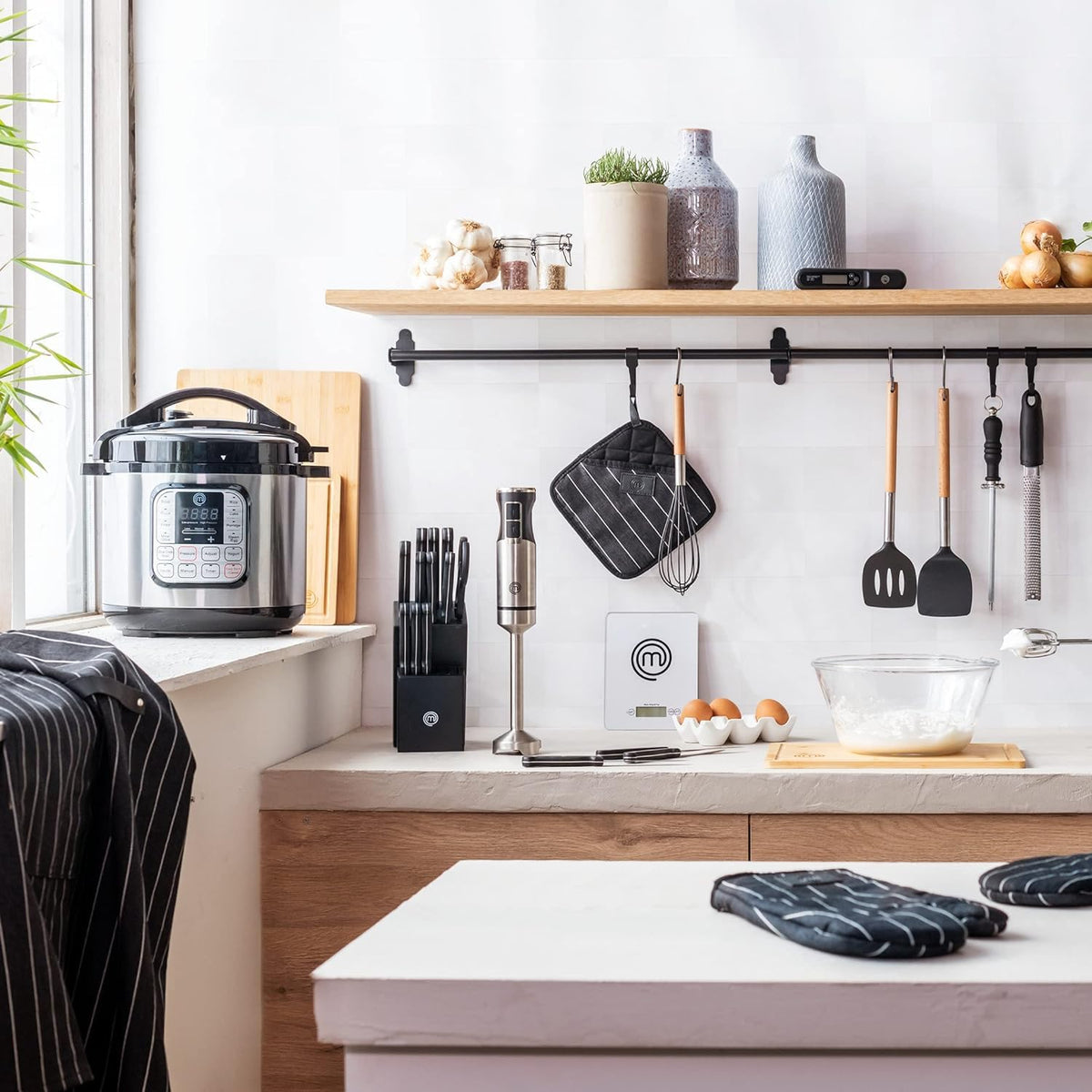 MasterChef stainless steel design supports durable performance with soft and hard ingredients.