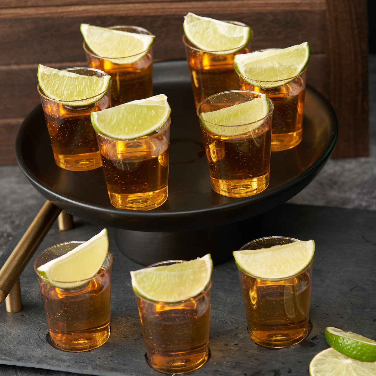 MATANA 100-count set provides plenty of glasses for crowds