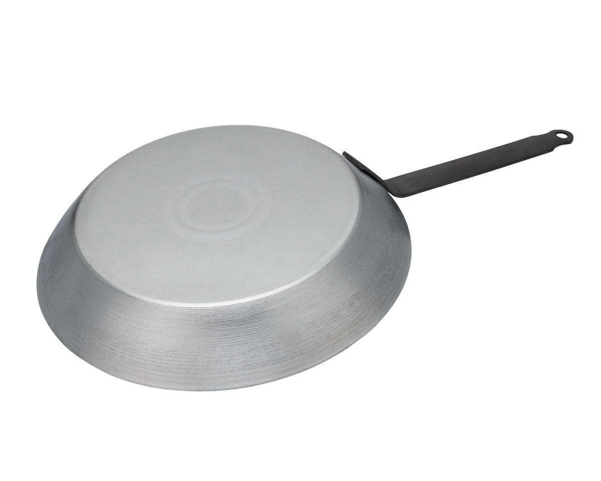 Matfer Bourgeat carbon steel pan showing even heat distribution for cooking