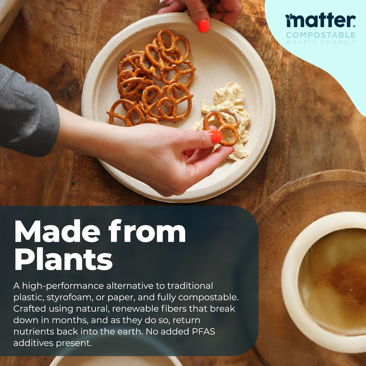 Matter compostable 9-inch plates at BBQ dinner, leak-resistance and mess-free dining.