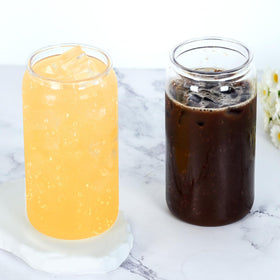 Maucircol break-resistant plastic can tumbler with a glass-like look and feel.