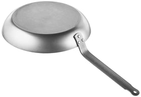 Mauviel M'Steel beeswax guidance for first-use seasoning.