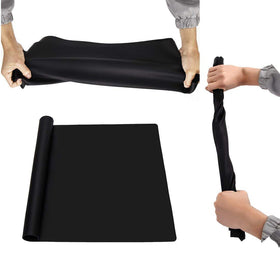 Max2co placemat shown with hot dish, demonstrating heat resistance.