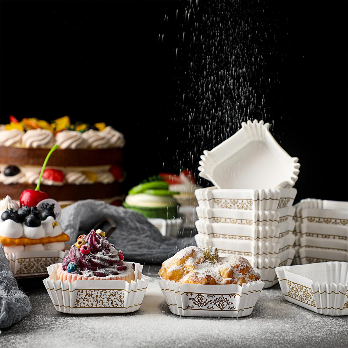 Maxcheck greaseproof square baking cups for clean release