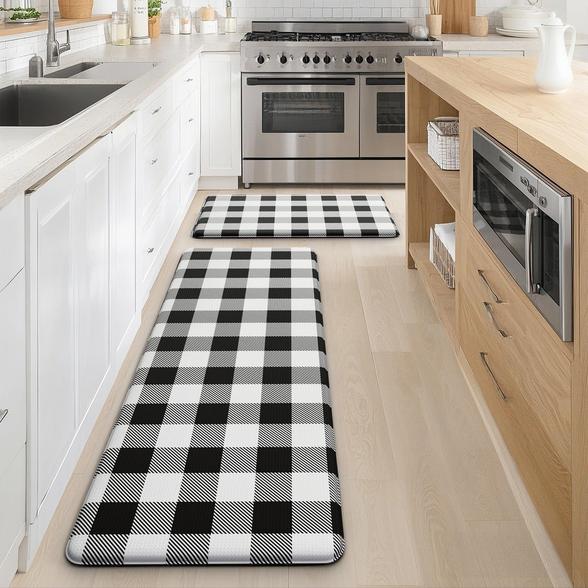 MAYHMYO spill-proof mat resists crumbs for easy cleanup