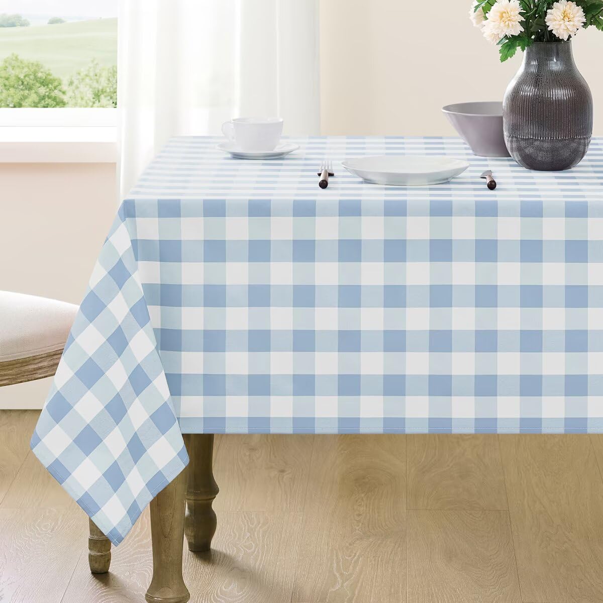 Maymiss checkered tablecloth 60-120 rectangle enhances family dinners with easy cleanup.