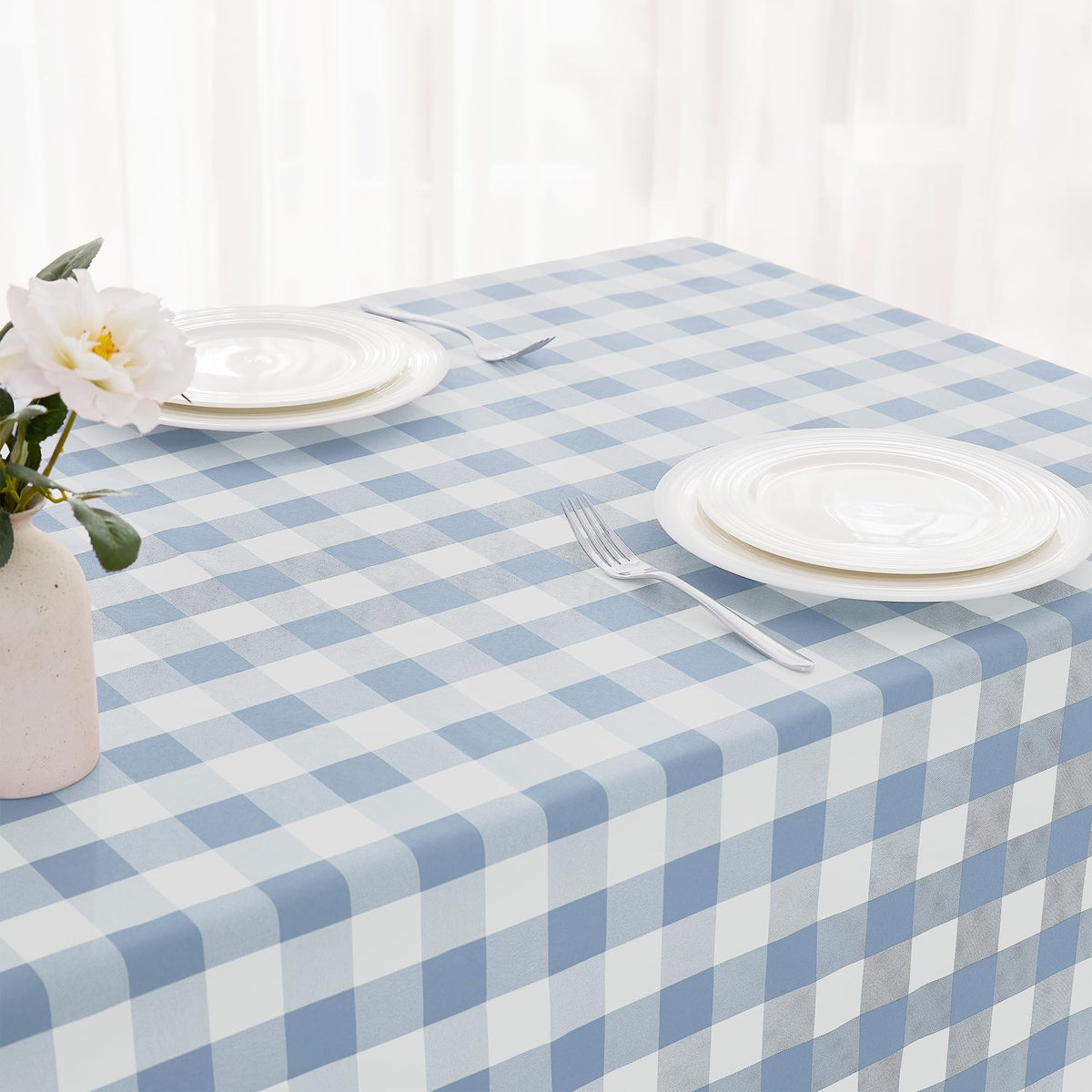 Maymiss light blue and white gingham tablecloth suits outdoor picnics