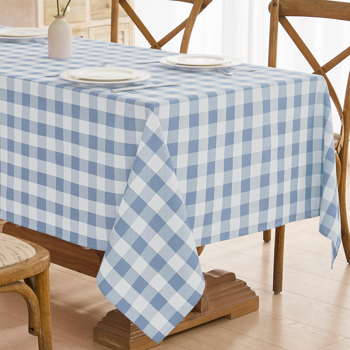 Maymiss tablecloth close-up shows waterproof coating protecting surfaces