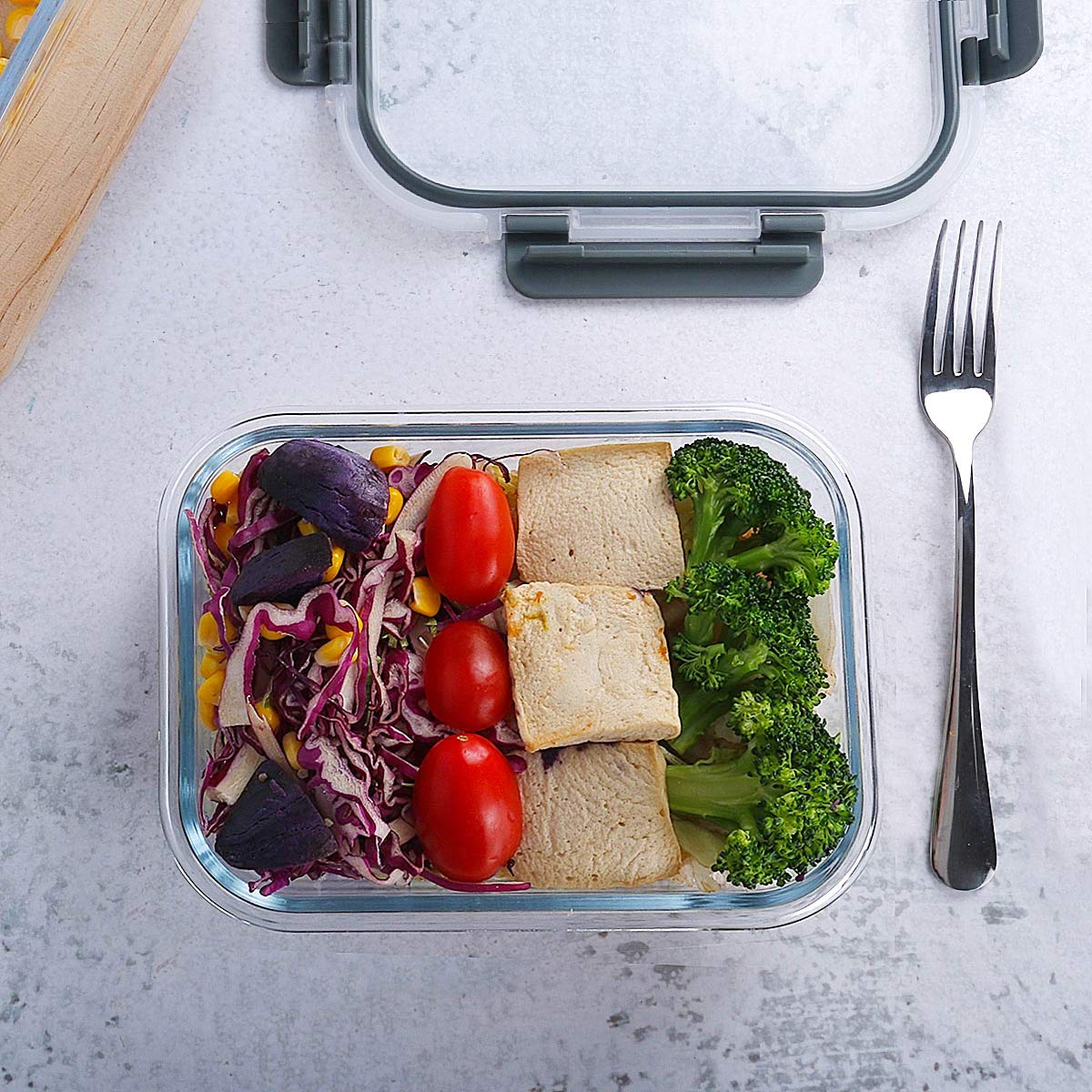 MCIRCO easy-care design supports on-the-go meal prep and office lunches