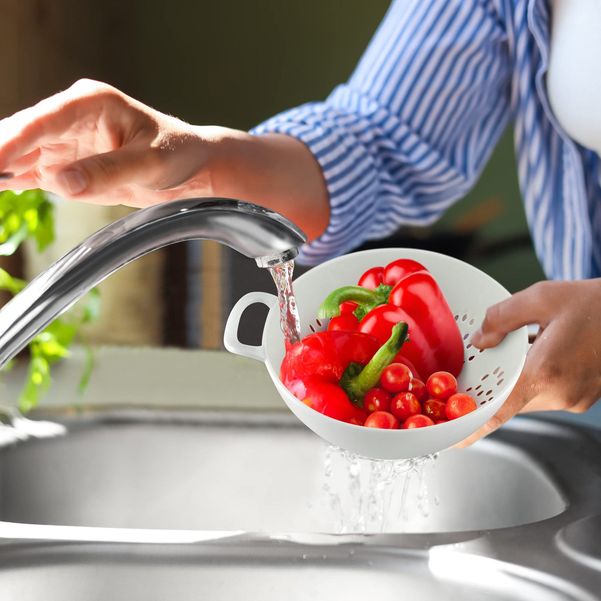 Meadow Lane colander drains pasta quickly while minimizing splashes.