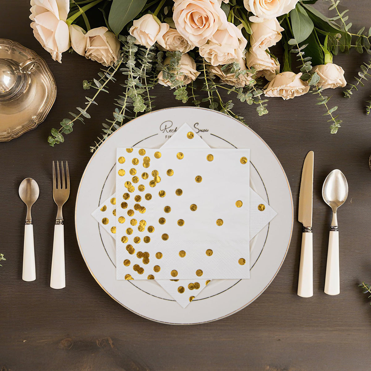 Mealivos napkins at buffet or dessert station add a polished touch.