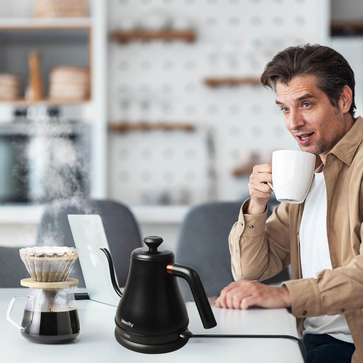 Mecity kettle complements kitchen aesthetics with a sleek design.