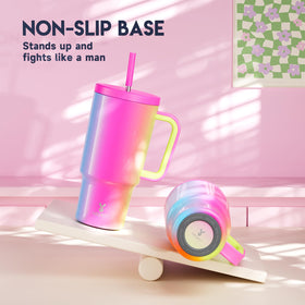 Meoky tumbler lid resists spills when sipping with straw.