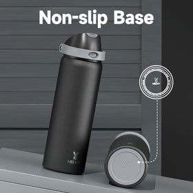 Meoky 32 oz stainless steel bottle keeping beverages cold and sweat-free