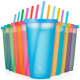 Meoky color changing cups with lids and straws reveal vibrant color when filled with iced drinks.