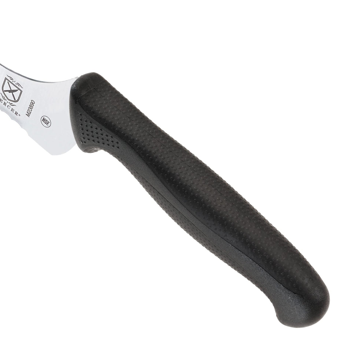 Mercer Culinary Millennia close-up of wavy edge cutting crust smoothly