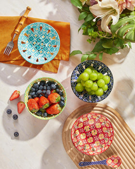 Metahom berry bowl with drainage holes enables easy washing.