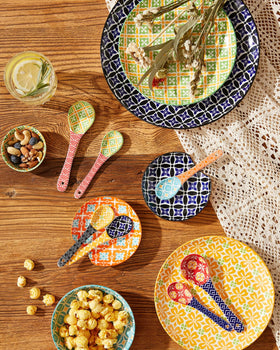 Metahom table display with colorful spoons brightening tea time