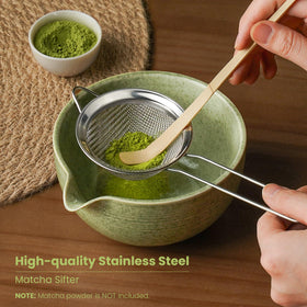Metflavor matcha scoop in bamboo for precise measuring.