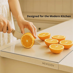 MEWSDEN clear board with non slip finish for steady slicing on counters.