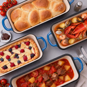 Mezzalur bread baking pan with lid delivering natural steam for crust.
