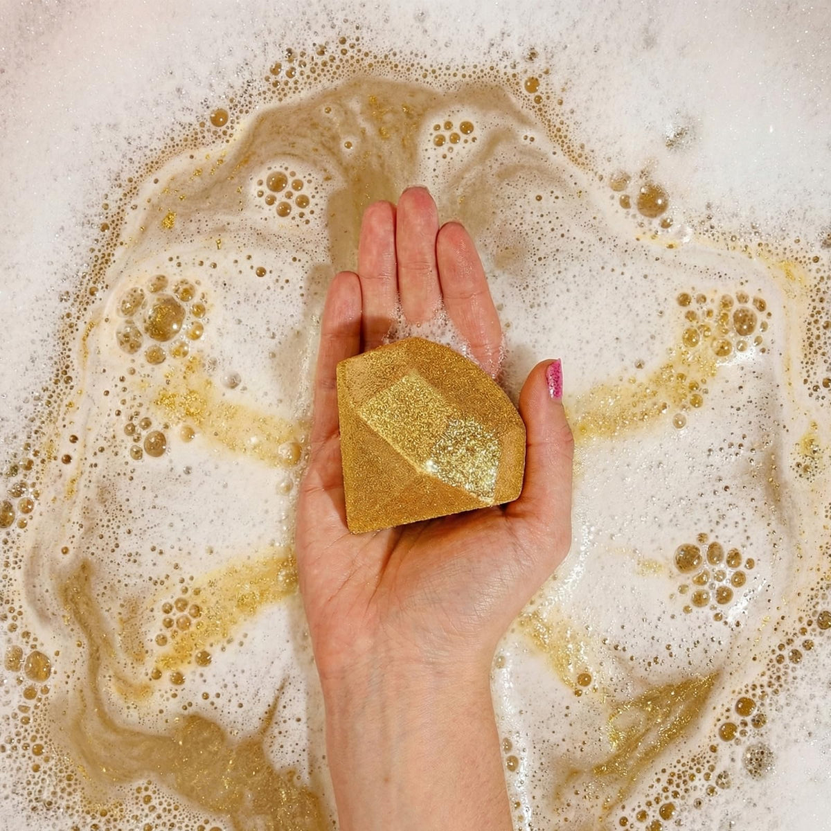 MHSMHL Gold diamond bath bomb elevates self-care rituals