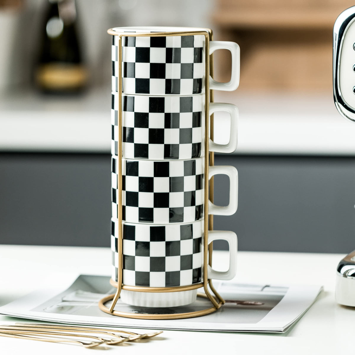 Miamolo checkered black and white pattern mugs.