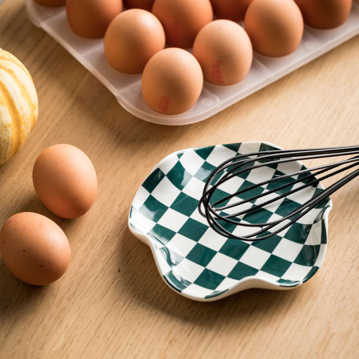 Miamolo checkered design adds charming kitchen decor flair