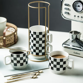 Miamolo odor-resistant porcelain mugs maintain freshness.