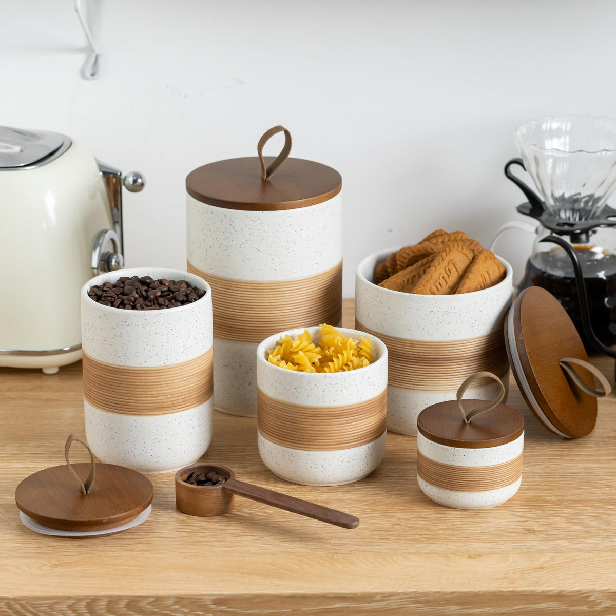 Miamolo spice jars with lid ideal for nuts and cookies on the counter.